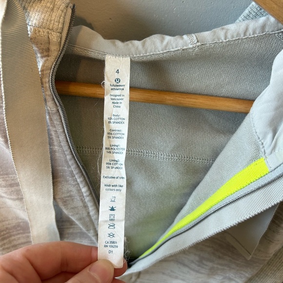 Lululemon Jacket Size 4 - Picture 3 of 13